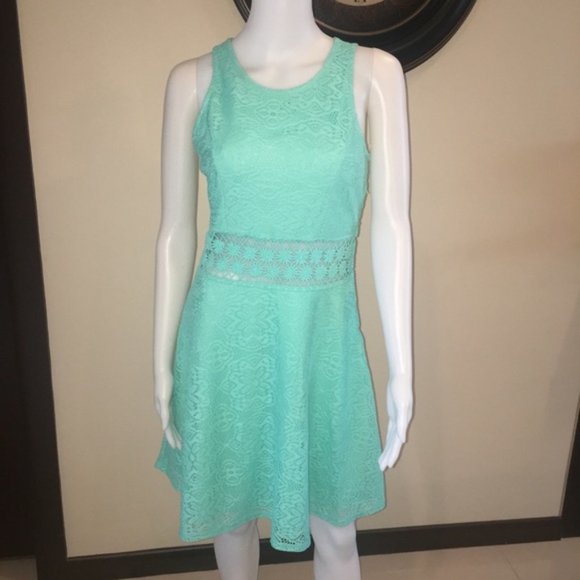 Dresses & Skirts - Aqua Dress 👗 Size M Rue 21